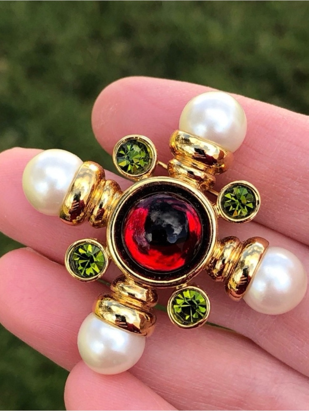 AVON 1996 Vintage Gripoix “Holiday Colors Collection” Maltese Cross Brooch - Picture 4 of 8